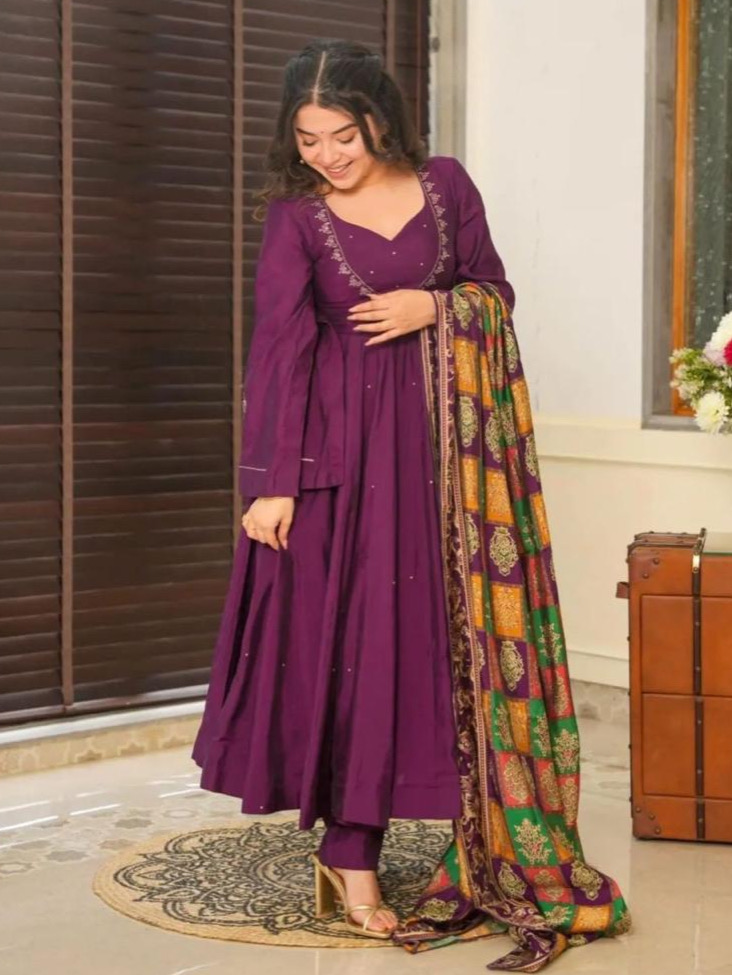 Wine Color Heavy Roman Silk Suit Set With Matching Pant & Lace Dupatta Embroidery Zari Weaving